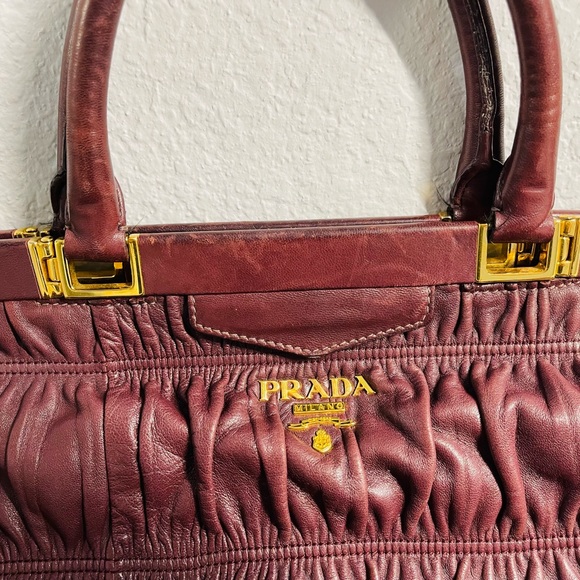 Prada Gaufre Handbag w Eggplant Napa Leather, great condition - Picture 9 of 17